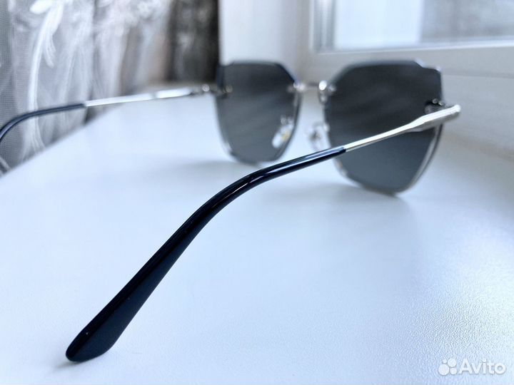 Очки Chanel зеркальные солнцезащитные женские