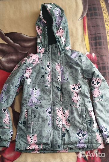 Демисезонный костюм для девочки 146 размер