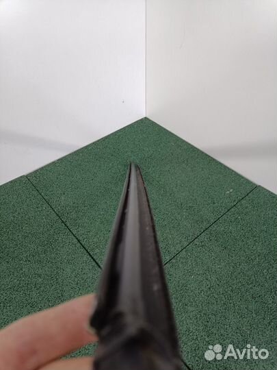 Накладка стекла зад лев двери внутр VW Passat B7