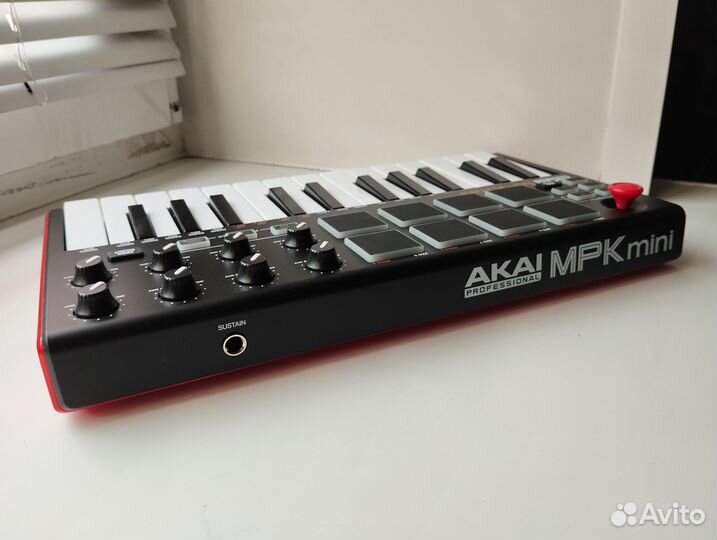 Akai PRO MPK mini MK2 midi-Клавиатура