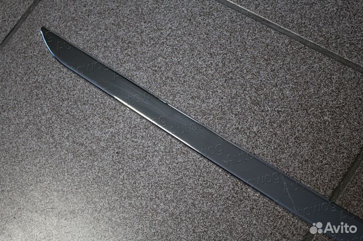 Накладка Prius 30 на низ задней двери, хром