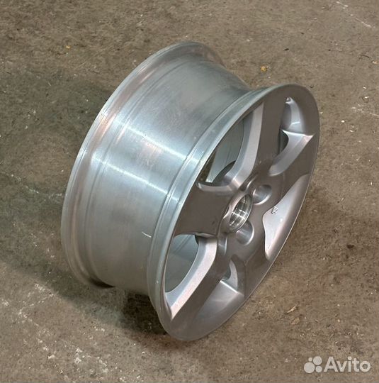 Диск литой 16