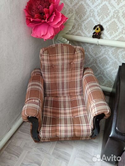 Продам два кресла