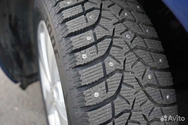 Bridgestone Blizzak Spike-02 SUV 215/60 R17 100T