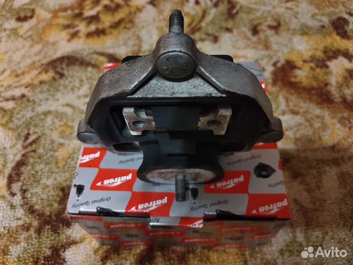 Подушка опора кпп Audi A5 8T / A4 B8 / Q5 8R