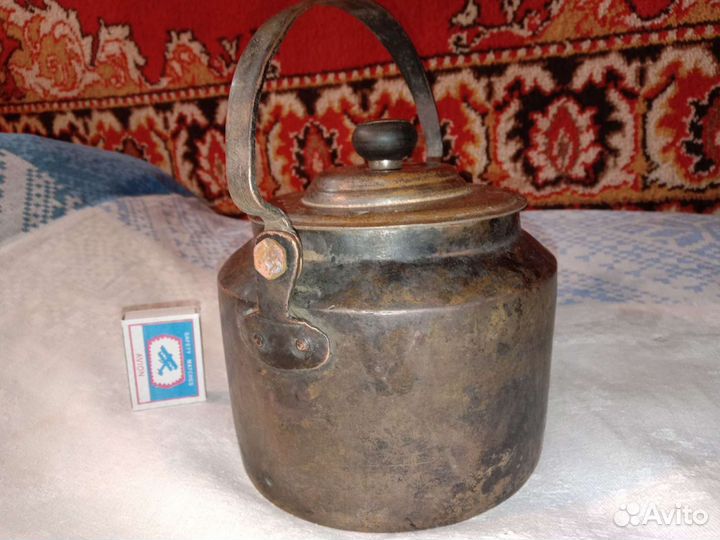 Старинный чайник из меди