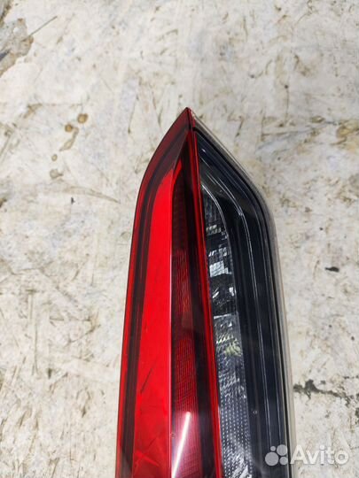 Фонарь внутренний левый на Skoda Rapid 2