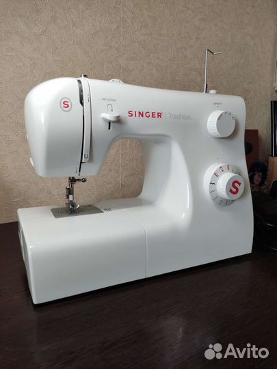 Швейная машина Singer