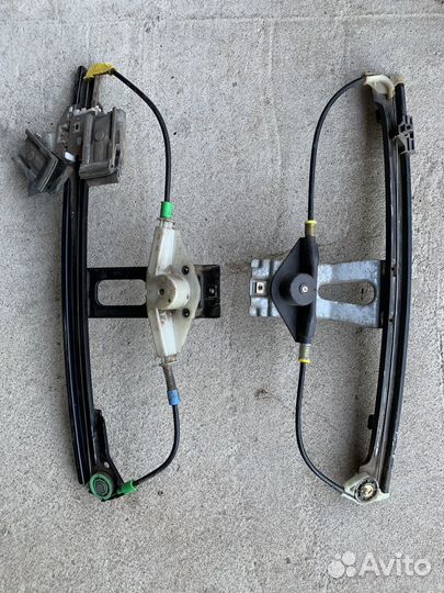 Стеклоподъемник задний Volkswagen Golf 3