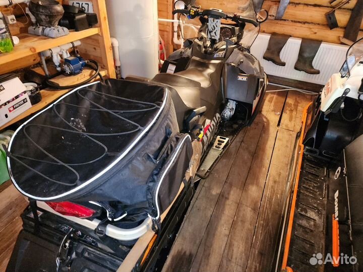 Снегоход BRP Ski-Doo Skandic WT 550 (2016)