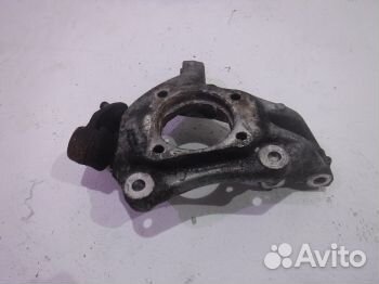 Кулак передний правый