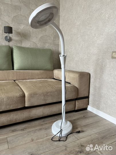 Напольная лампа лупа косметологическая