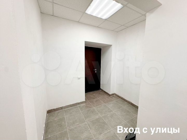 Офис с арендатором, 12.5 м²