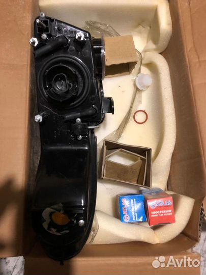 Фара правая dodge caravan