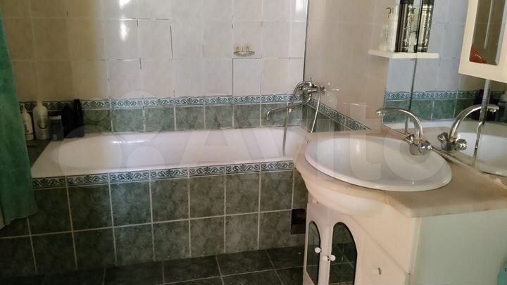 Дом 280 м² на участке 5 сот.