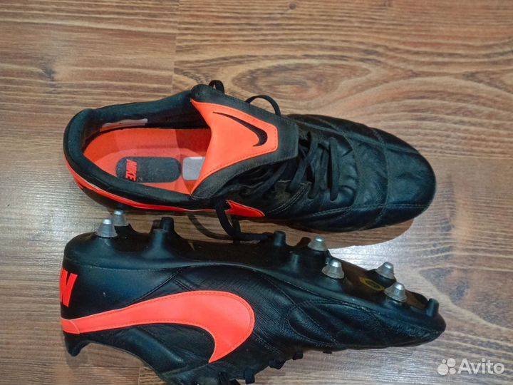 Бутсы футбольные