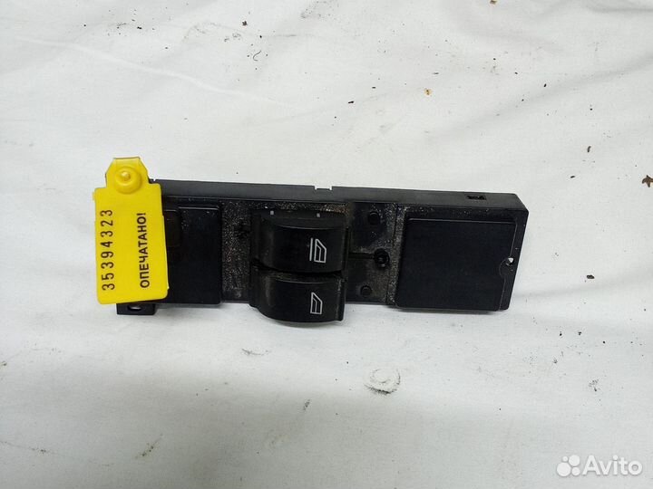 Блок стеклоподъемников Ford Focus 2