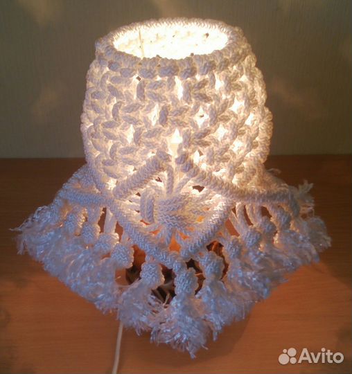 Настольная лампа