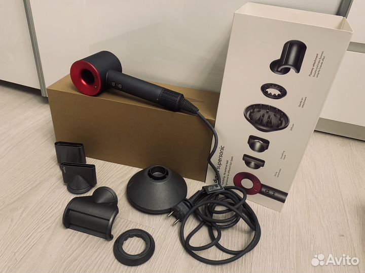 Фен для волос dyson