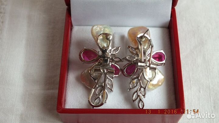 Жемчужные серьги с корундом