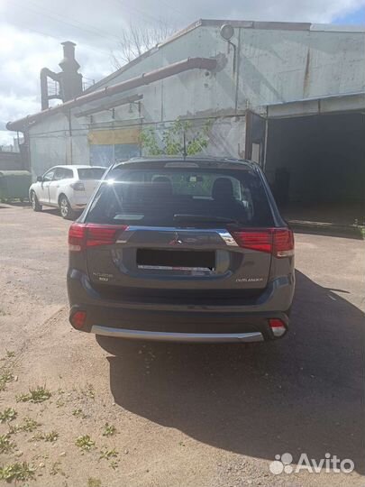 Mitsubishi Outlander 2 CVT, 2016, 18 641 км