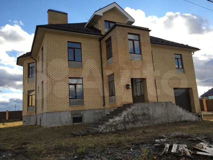 Коттедж 616,8 м² на участке 16 сот.