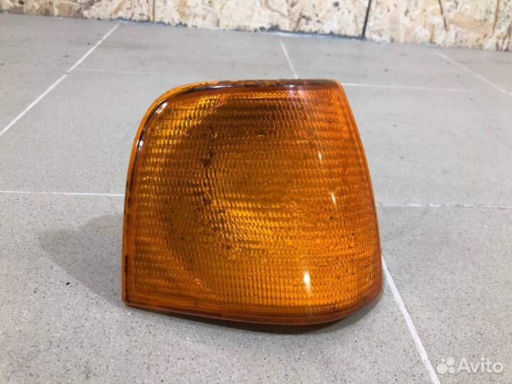 Указатель поворота левый желтый Audi 100 C4 1991-1