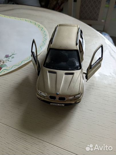 Модель bmw x5. 1:43