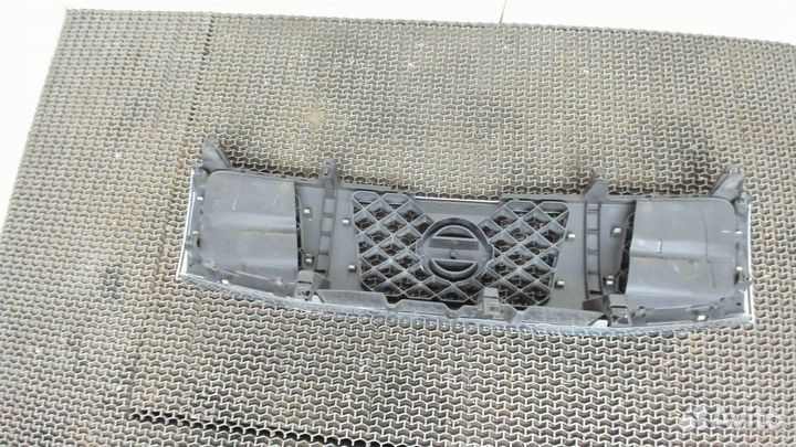 Решетка радиатора Nissan Armada, 2006