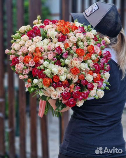 Букеты из кустовых роз 51