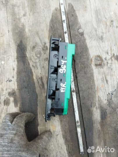 Блок управления стеклоподъемниками передний правый