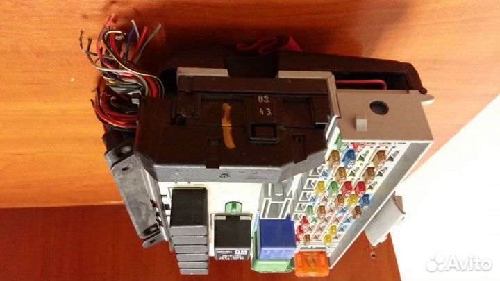 Блок предохранителей Opel Zafira 2 2002