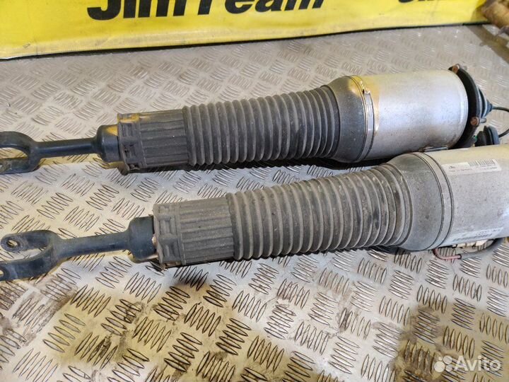 Амортизатор Стойка передний правый Audi A8 D3 4E2