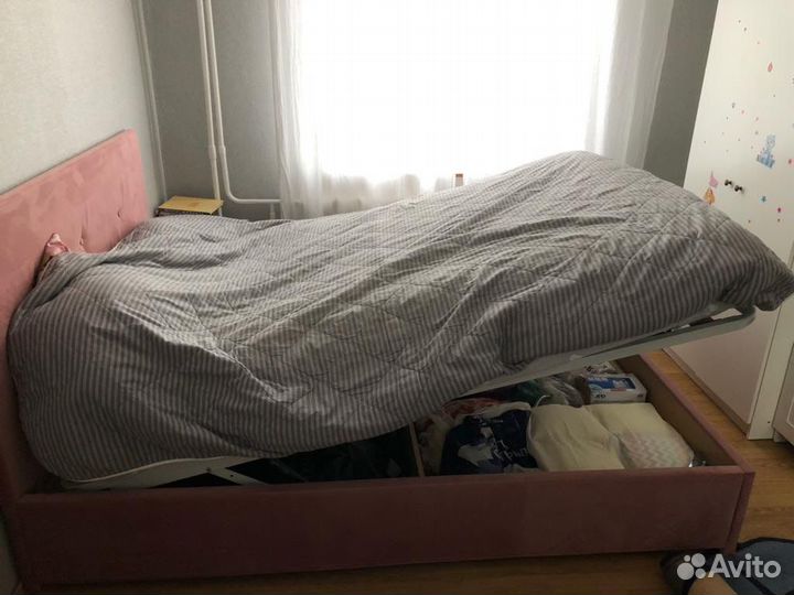 Кровать двухспальная без матраса