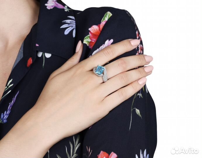 Золотое кольцо с топазом 4.90ct