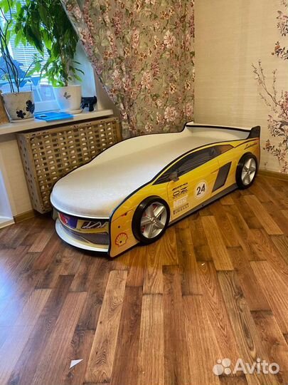 Детская кровать машина 