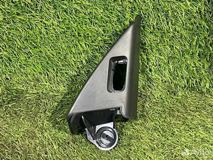 Накладка декоративная прав. перед. audi S7 sportba