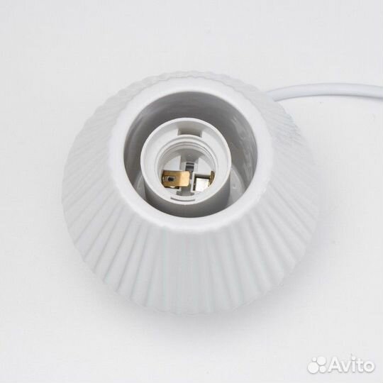 Настольная лампа 'Брис' 1х40Вт Е14 провод-1,6м бел