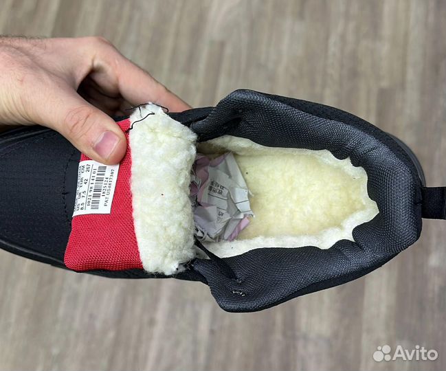 Кроссовки новые зимние