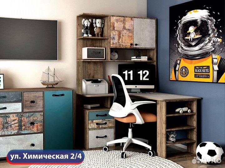 Стол компьютерный на Химической 2/4