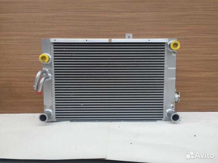 Радиатор водяной Komatsu WB93R