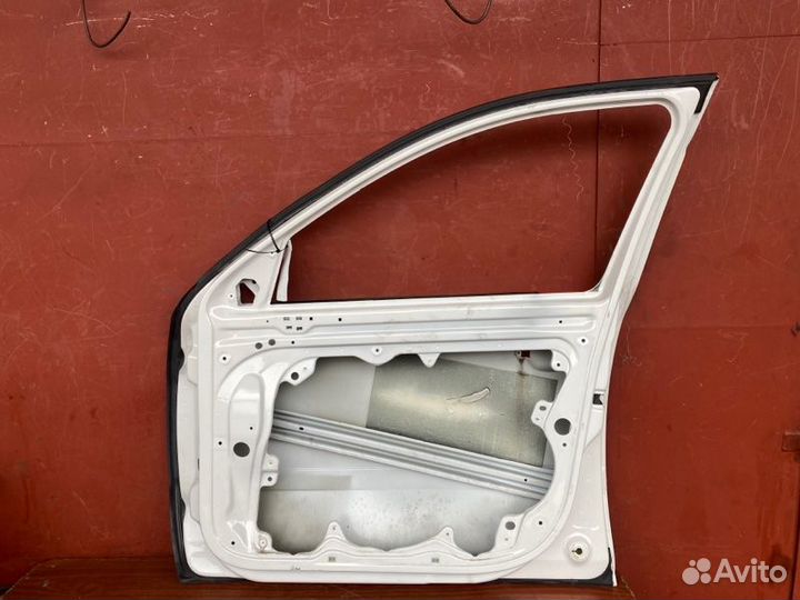 Дверь С дефектом передняя правая Skoda Octavia RS