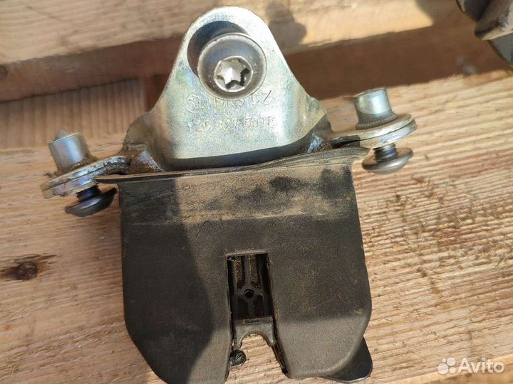 Skoda octavia a5 замок багажника