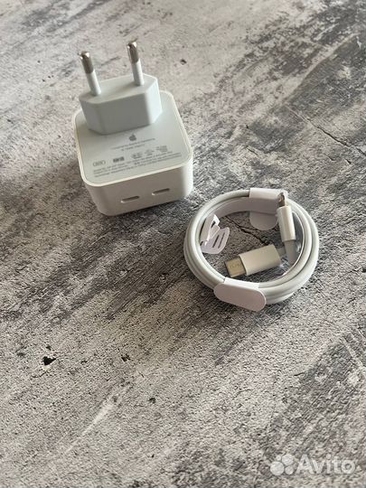 Быстрая зарядка iPhone 35w на 2 телефона с кабелем