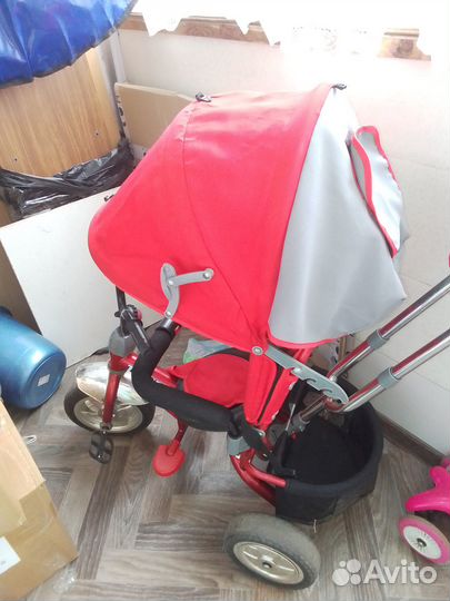 Трехколесный велосипед с ручкой