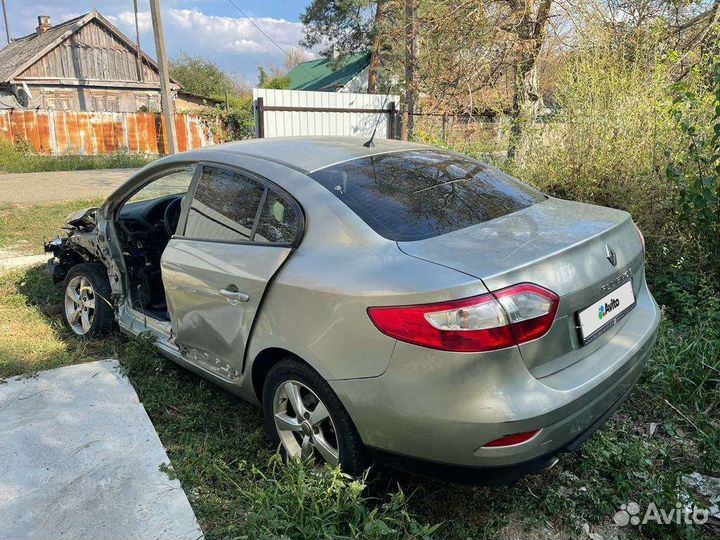 Renault Fluence 1.6 CVT, 2014, битый, 150 000 км