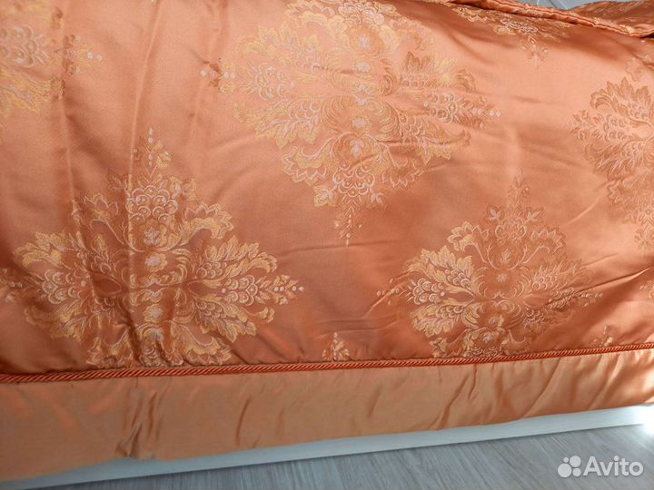 Комплект для спальни: покрывало, две наволочки