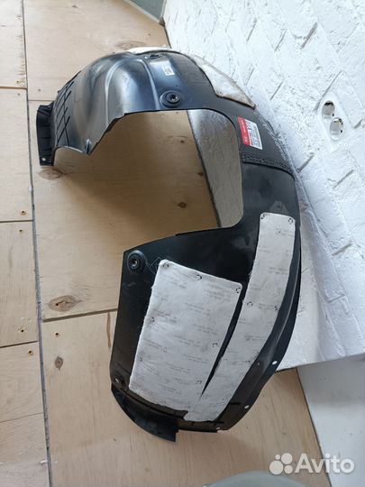 Подкрылок передний правый на Kia Sportage