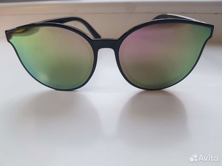 Солнцезащитные очки женские