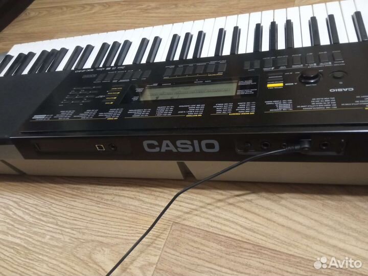 Синтезатор Casio wk-240 76 клавиш